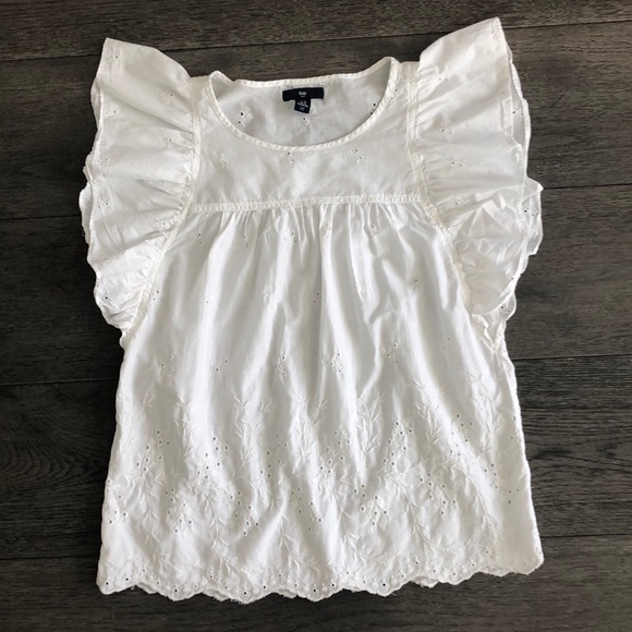GAP Tops - Gap white embroidered woman’s blouse